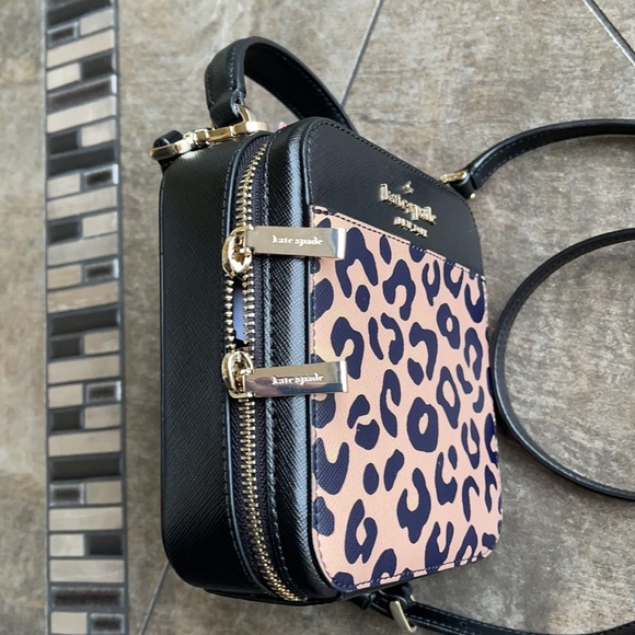 Kate Spade daisy graphic leopard vanity crossbody - Picture 8 of 16